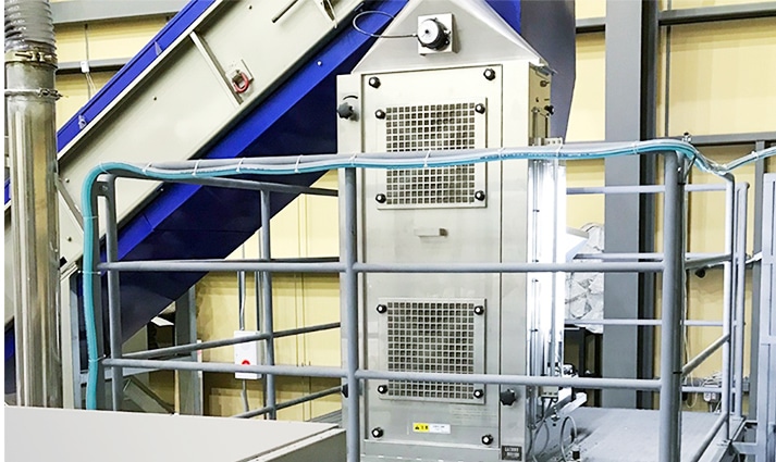 Wind sorting machine and Beltuza in a sorting test with a demo machine